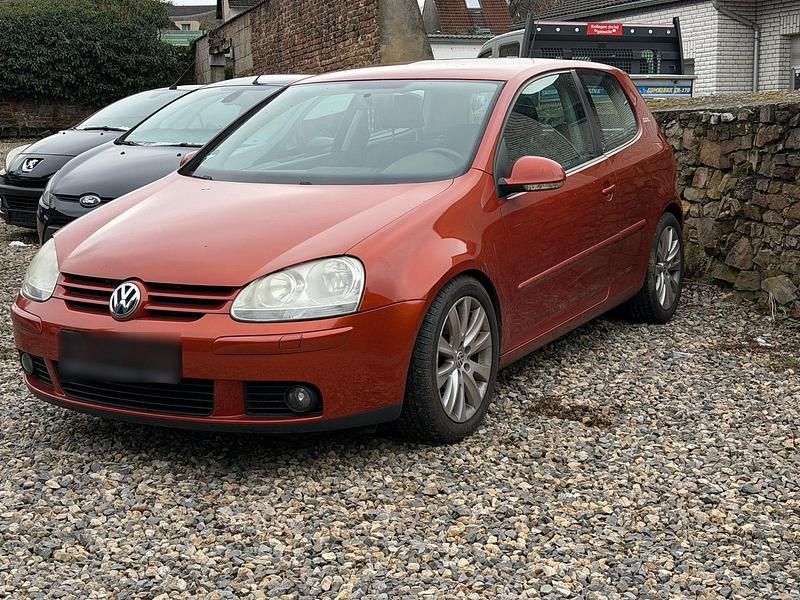 Gebraucht VW Golf V 105 PS (77 kW) 2006 Orange Kleinwagen