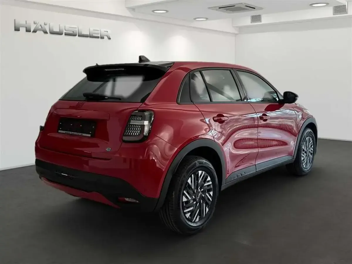 Gebraucht Fiat 600E Red 114 kW (156 PS) 2024 Rot SUV