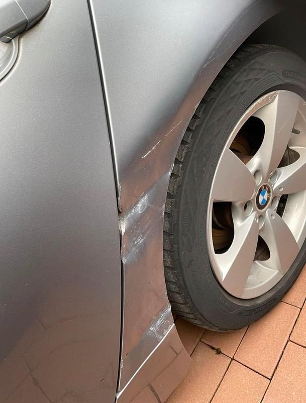 Gebraucht BMW 530 258 PS (189 kW) 2005 Grau Kombi