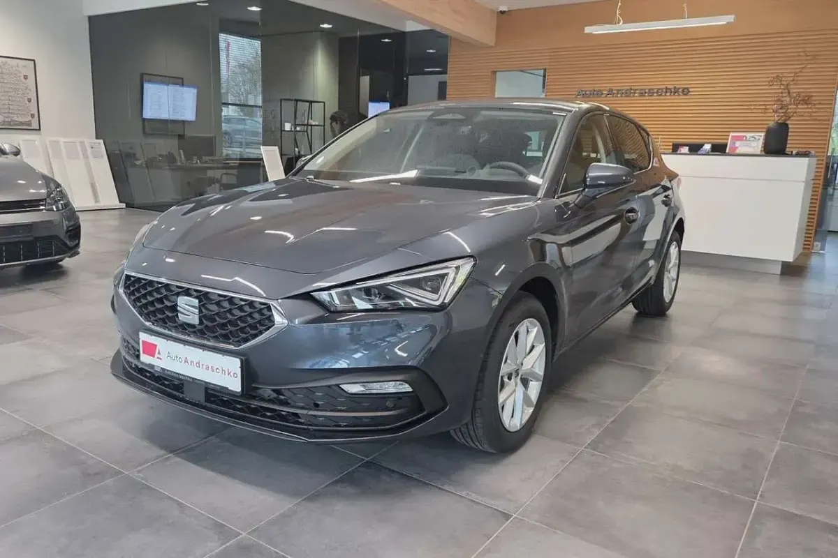Neu Seat Leon Style 116 PS (85 kW) 2026 Grau Limousine