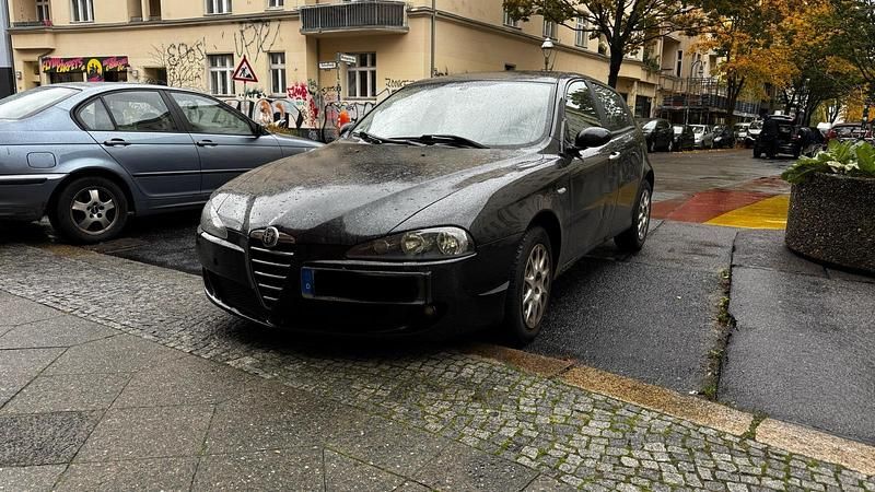Schwarz Gebraucht 2005 Alfa Romeo 147 Kleinwagen | 1.200 € (Fairer Preis) - Bild 1/4