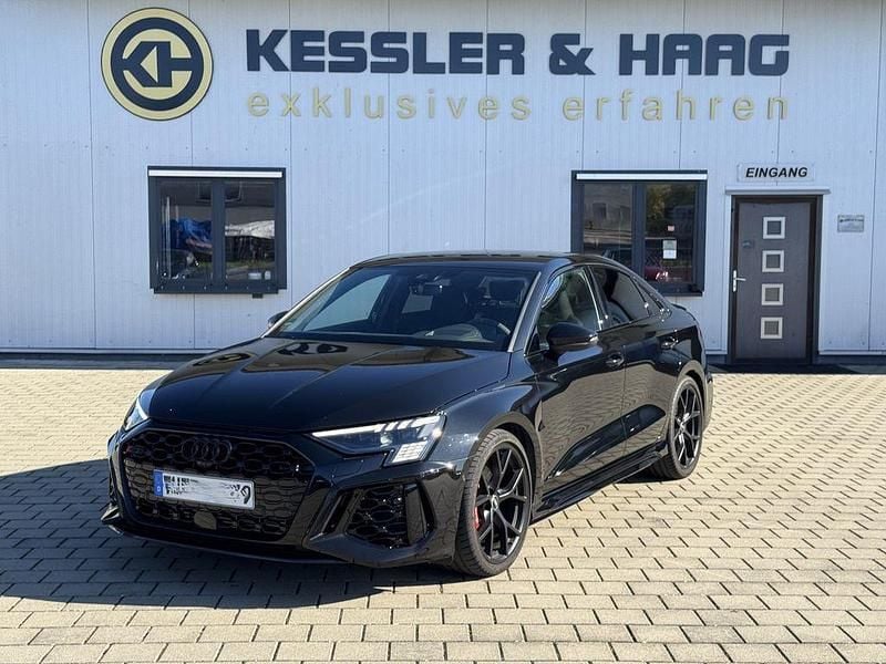 Mythosschwarz Gebraucht 2023 Audi RS3 Sport Kleinwagen | 55.990 € (Guter Preis) - Bild 1/4
