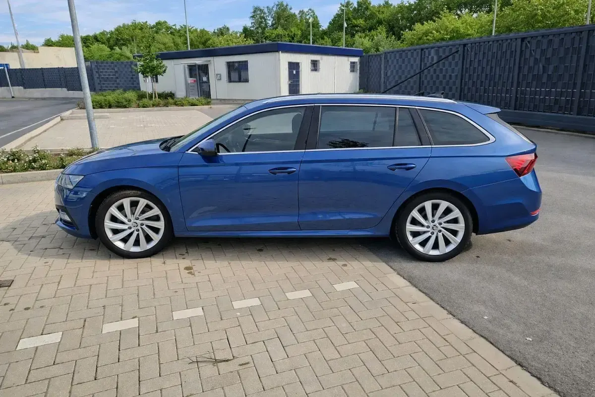 Gebraucht Skoda Octavia Style 150 PS (110 kW) 2020 Blau Kombi