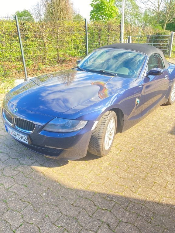 Gebraucht BMW Z4 Sport Line 150 PS (110 kW) 2006 Blau Cabrio