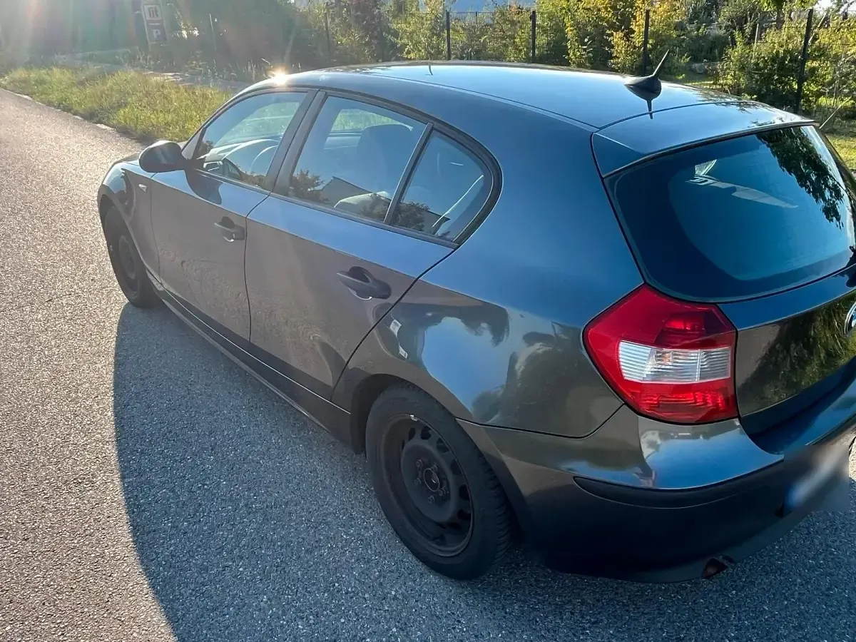 Gebraucht BMW 116 122 PS (89 kW) 2007 Grau Kleinwagen