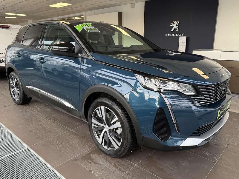 Gebraucht Peugeot 3008 Allure 131 PS (96 kW) 2023 Lackierung blau celebes/metall SUV