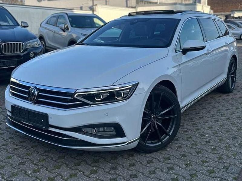 Gebraucht VW Passat R-line 150 PS (110 kW) 2024 Weiß Kombi