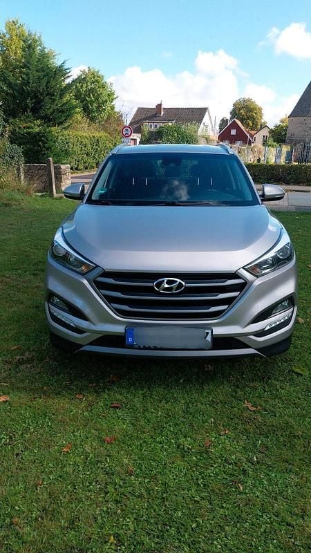 Beige Gebraucht 2015 Hyundai Tucson SUV | 13.699 € (Guter Preis) - Bild 1/4