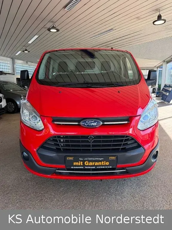Käytetty Ford Transit Custom Trend 105 HP (77 kW) 2017 Punainen Tila-auto