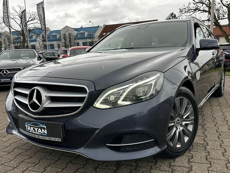 Gebraucht Mercedes E250 204 PS (150 kW) 2015 Blau Kombi