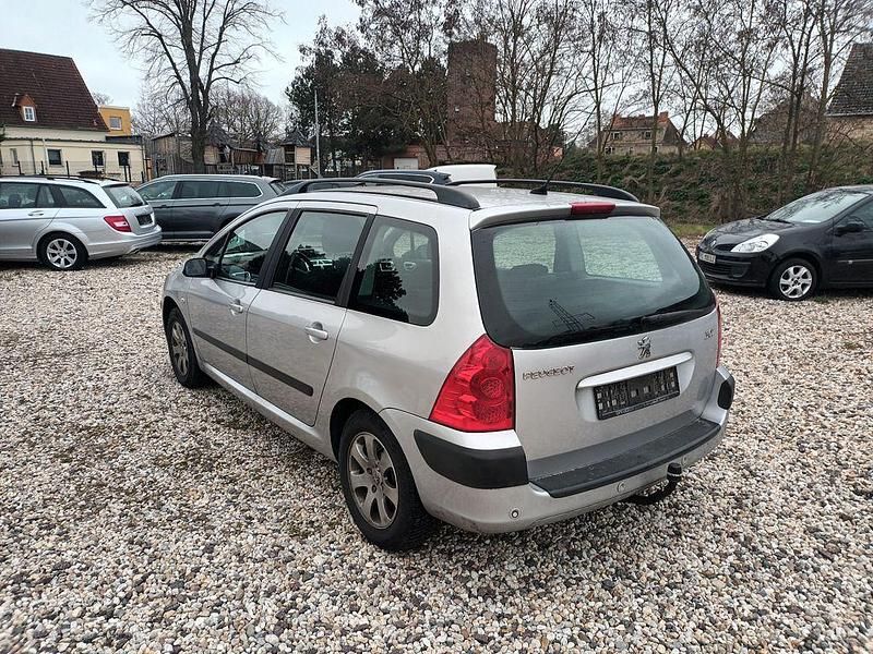Gebraucht Peugeot 307 88 PS (64 kW) 2008 Silber Kombi
