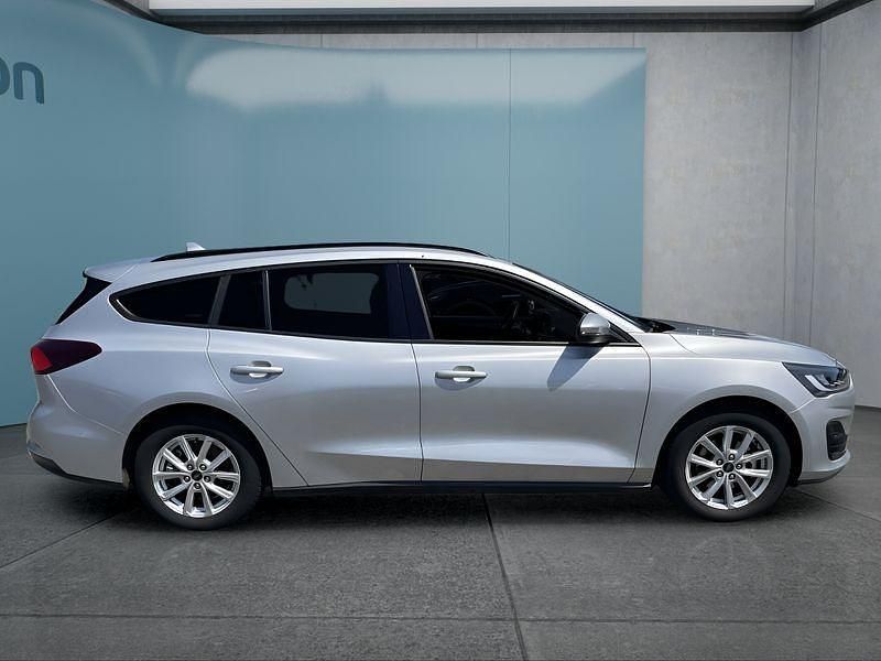 Używany Ford Focus 101 KM (74 kW) 2022 Srebrny Kombi