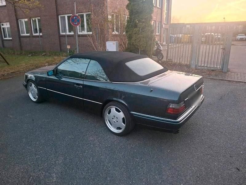 Second-hand Mercedes E320 220 CP (161 kW) 1996 Cabrio