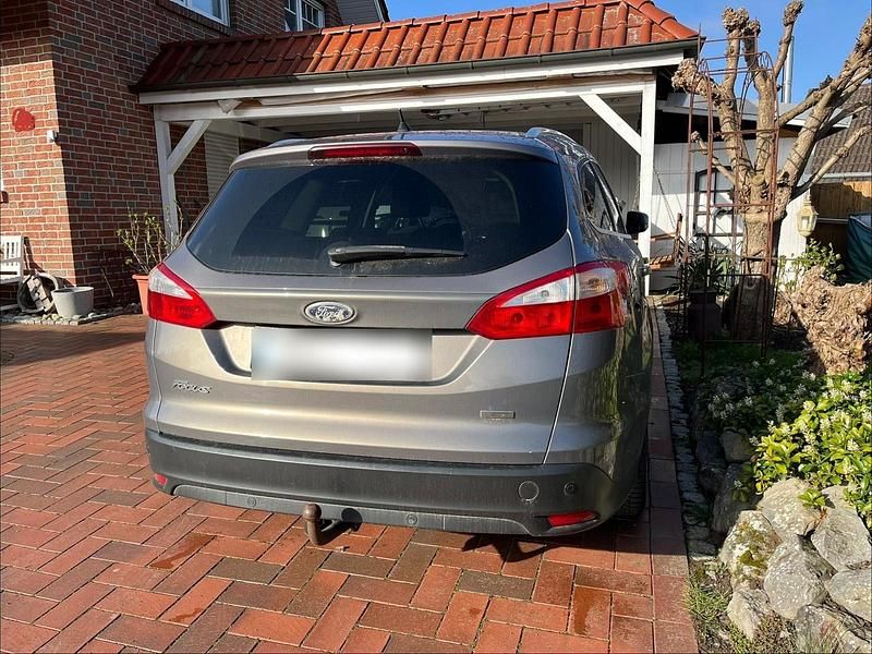 Gebraucht Ford Focus 105 PS (77 kW) 2012 Braun Kombi