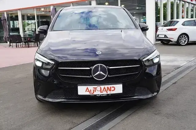 Gebraucht Mercedes B250 Progressive 224 PS (164 kW) 2019 Schwarz Kleinwagen