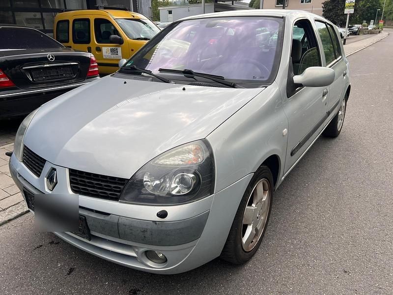 Grau Gebraucht 2002 Renault Clio II Kleinwagen | 1.000 € (Guter Preis) - Bild 1/4