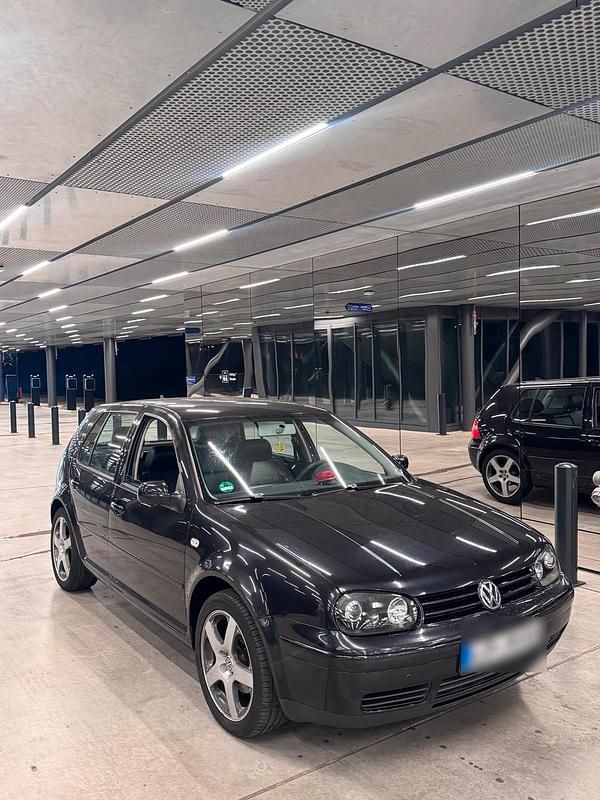Schwarz Gebraucht 2003 VW Golf IV Highline Limousine | 3.499 € - Bild 1/4