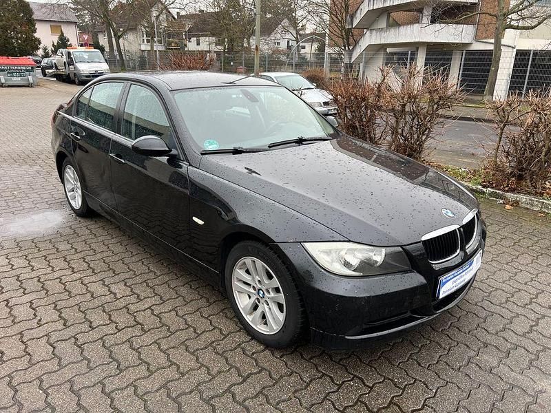 Second-hand BMW 318 129 CP (94 kW) 2006 Negru Berlinǎ