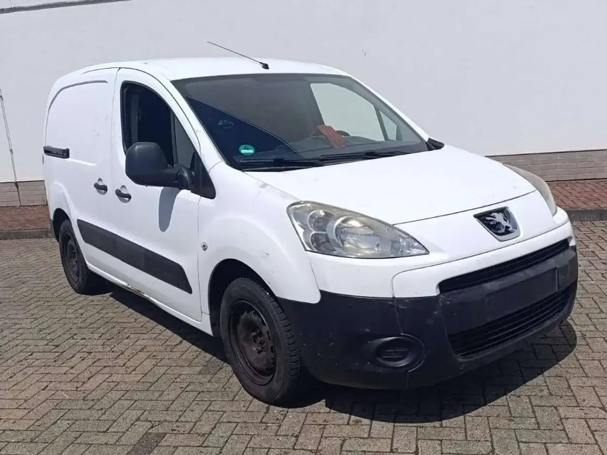 Gebraucht Peugeot Partner 90 PS (66 kW) 2010 Weiß Van / Kleinbus