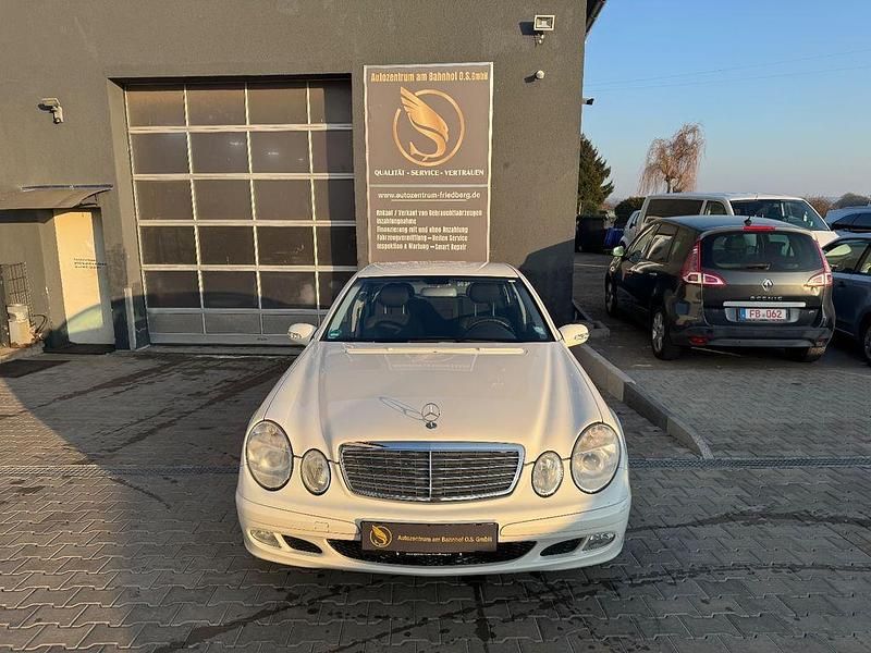 Gebraucht Mercedes E200 163 PS (119 kW) 2003 Weiß Limousine