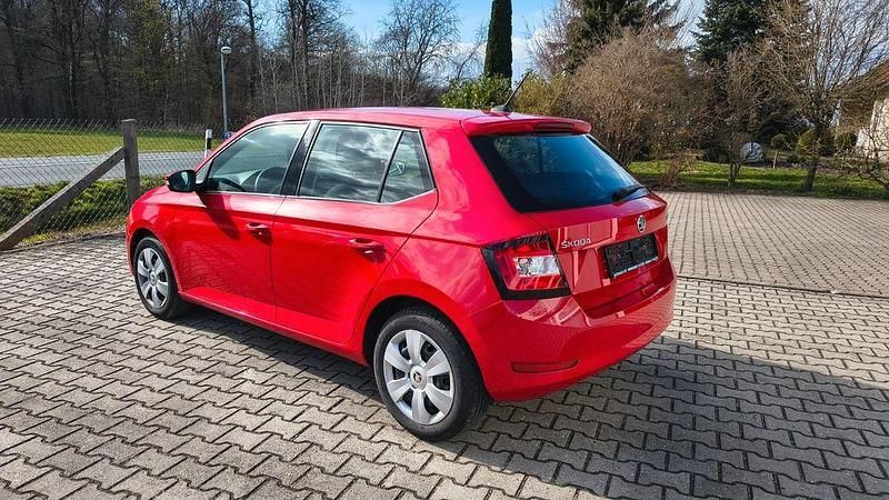 Gebraucht Skoda Fabia Active 95 PS (69 kW) 2019 Rot Limousine