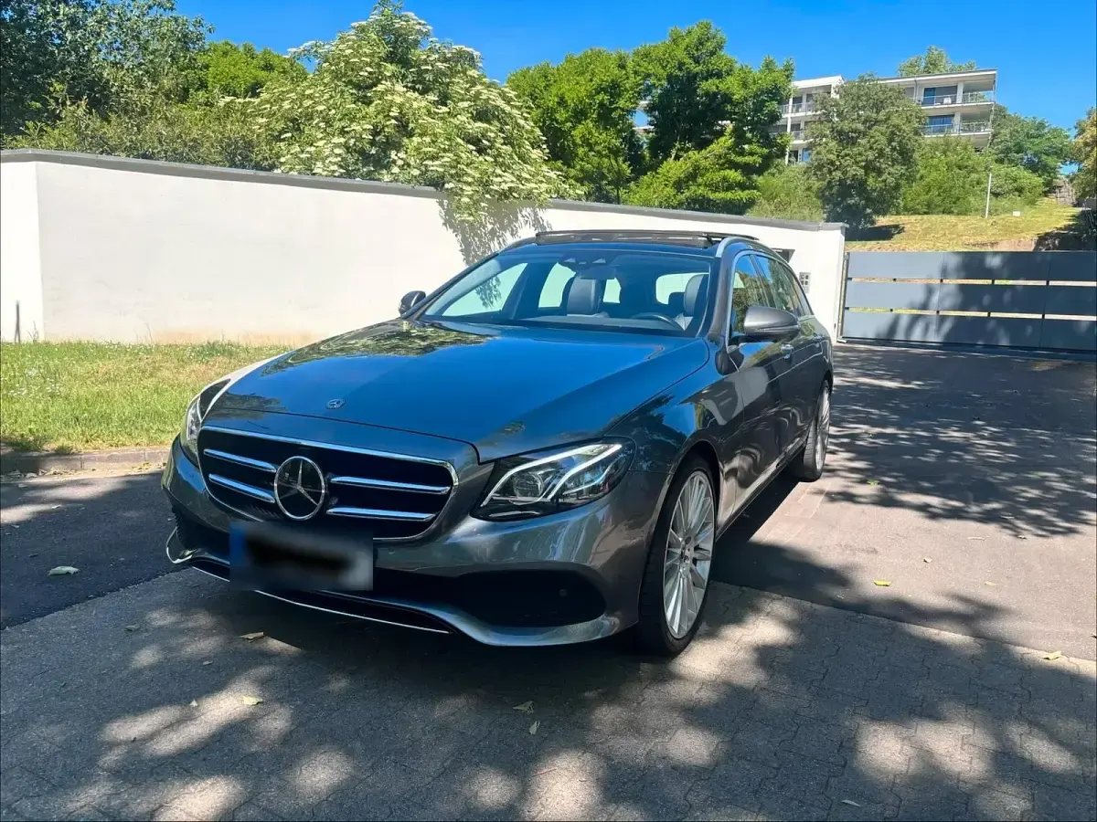 Second-hand Mercedes E300 194 CP (142 kW) 2020 Gri Break