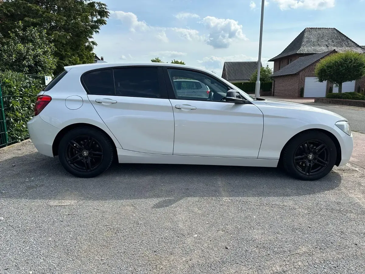 Gebraucht BMW 116 116 PS (85 kW) 2012 Weiß Kleinwagen