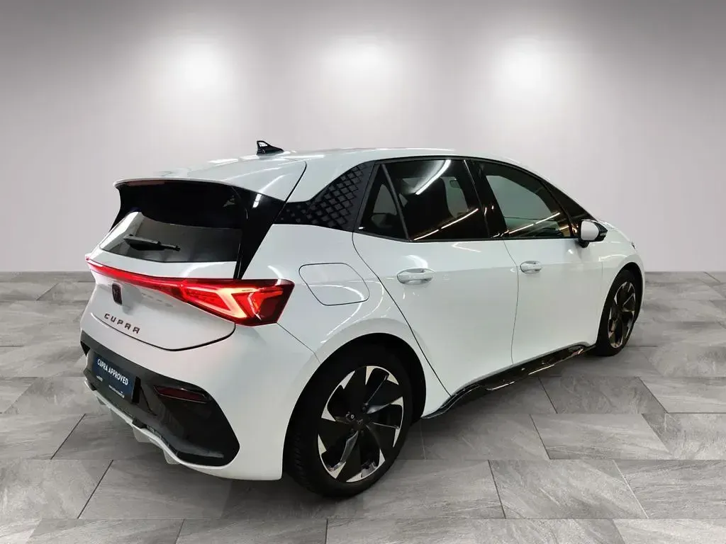 Używany Cupra Born e-Boost 169 kW (231 KM) 2025 Biały Hatchback