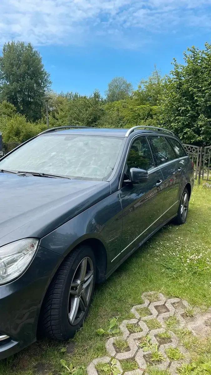 Gebraucht Mercedes E220 170 PS (125 kW) 2012 Grau Kombi