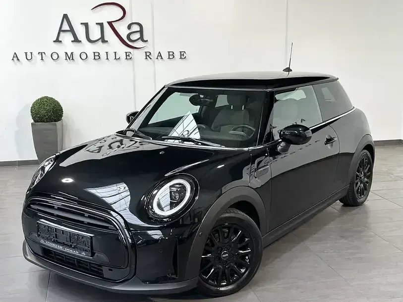 Używany Mini Cooper Classic 136 KM (100 kW) 2022 Czarny Hatchback