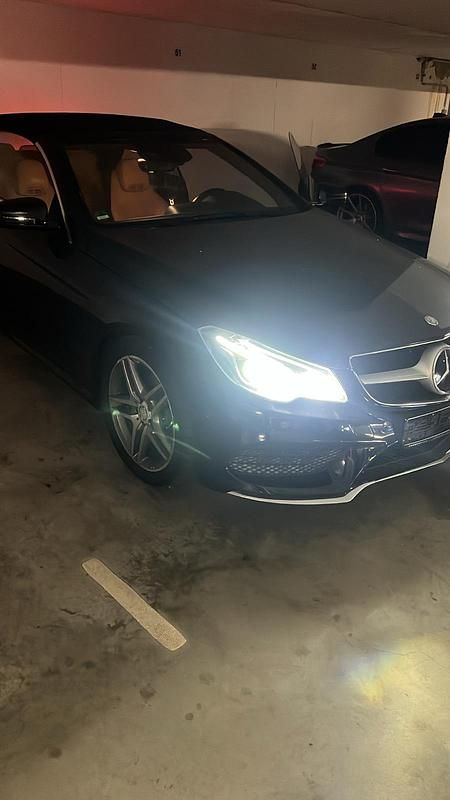 Gebraucht Mercedes E300 252 PS (185 kW) 2014 Blau Cabrio