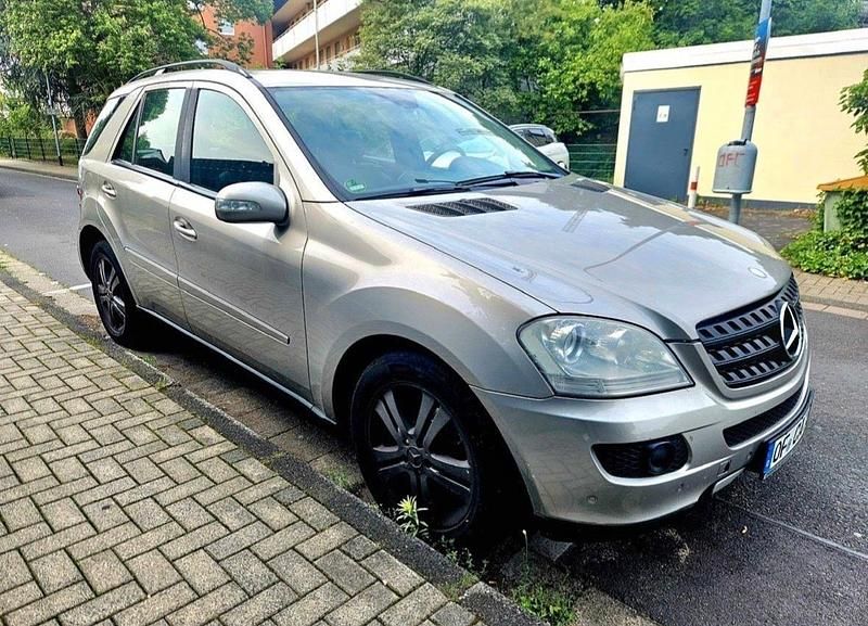 Gold Gebraucht 2007 Mercedes ML320 SUV | 4.200 € (Superpreis) - Bild 1/4