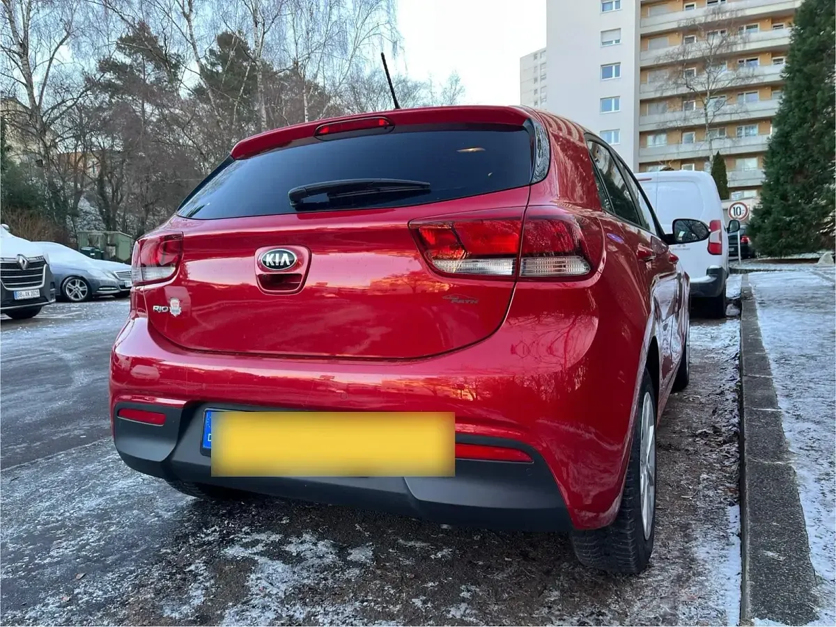 Gebraucht Kia Rio DREAM-TEAM Edition 99 PS (72 kW) 2017 Rot Kleinwagen