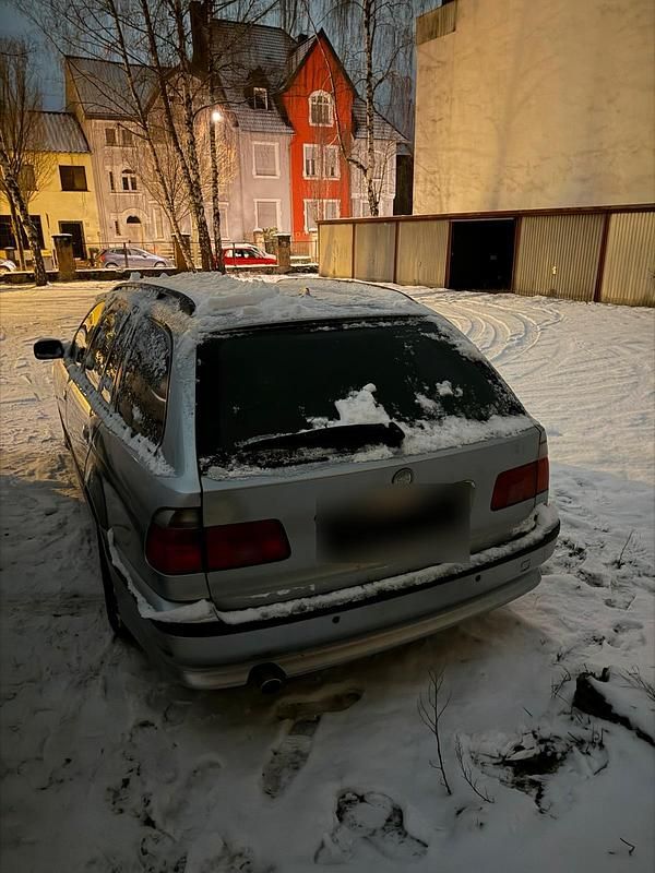 Gebraucht BMW 523 170 PS (125 kW) 1998 Silber Kombi