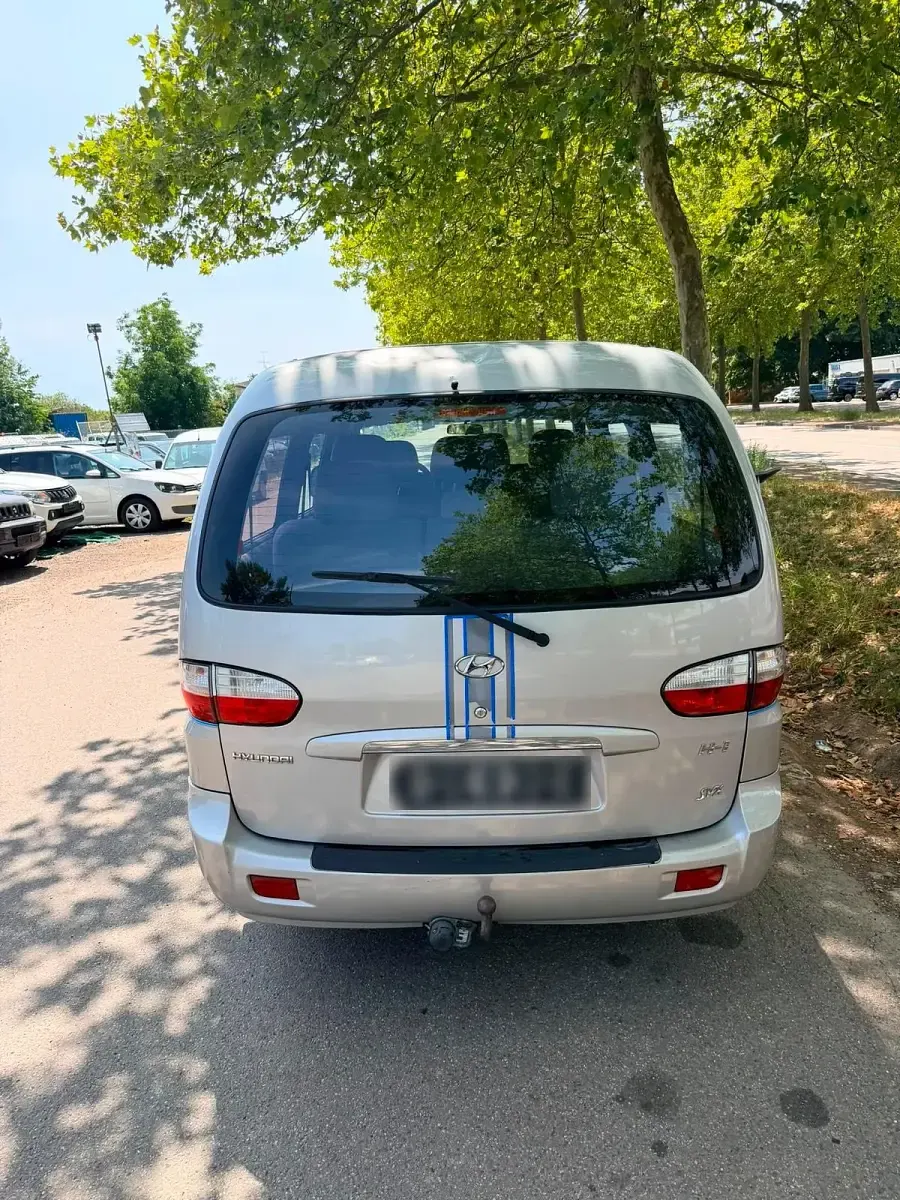 Gebraucht Hyundai H-1 140 PS (102 kW) 2006 Silber Van / Kleinbus