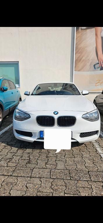 Weiß Gebraucht 2012 BMW 116 Performance Kleinwagen | 6.500 € (Guter Preis) - Bild 1/4