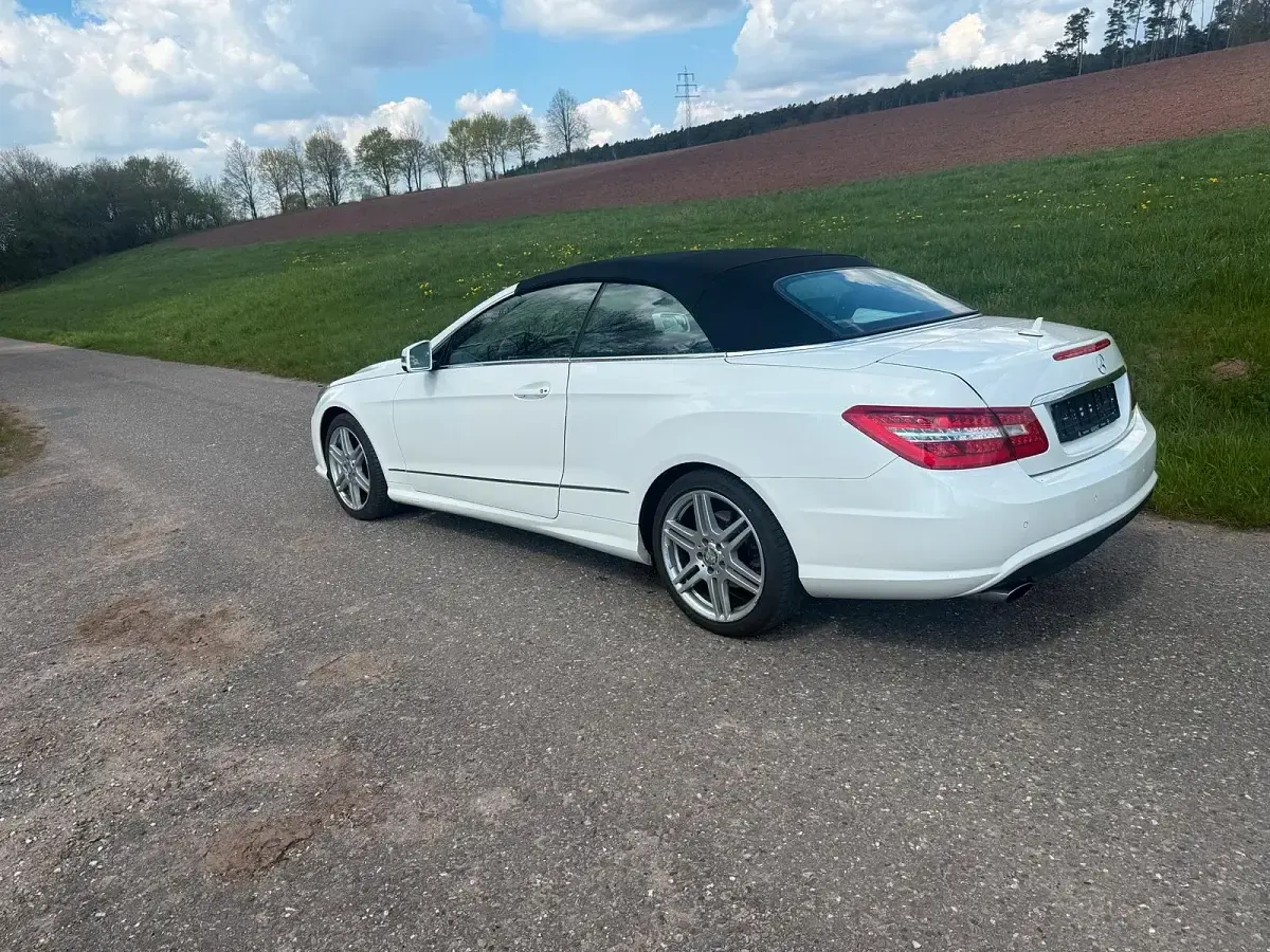 Gebraucht Mercedes E220 170 PS (125 kW) 2012 Weiß Cabrio