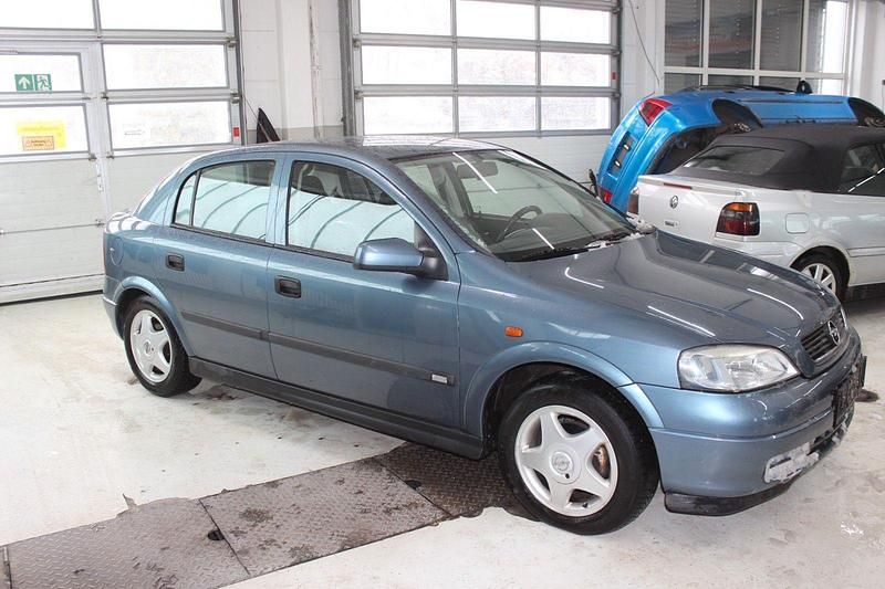 Gebraucht Opel Astra Elegance 101 PS (74 kW) 1998 Blau Limousine