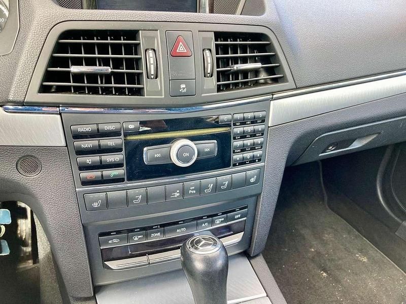 Schwarz Gebraucht 2010 Mercedes 250 Cabrio | 15.500 € - Bild 1/4