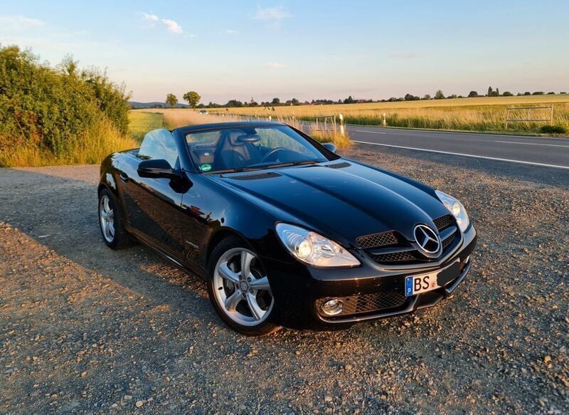 Schwarz Gebraucht 2009 Mercedes SLK200 Cabrio | 11.900 € (Guter Preis) - Bild 1/4