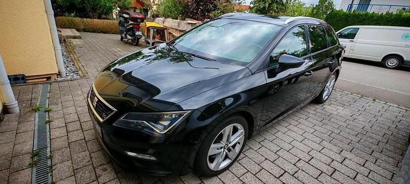 Schwarz Gebraucht 2018 Seat Leon ST FR Kombi | 14.100 € (Fairer Preis) - Bild 1/4