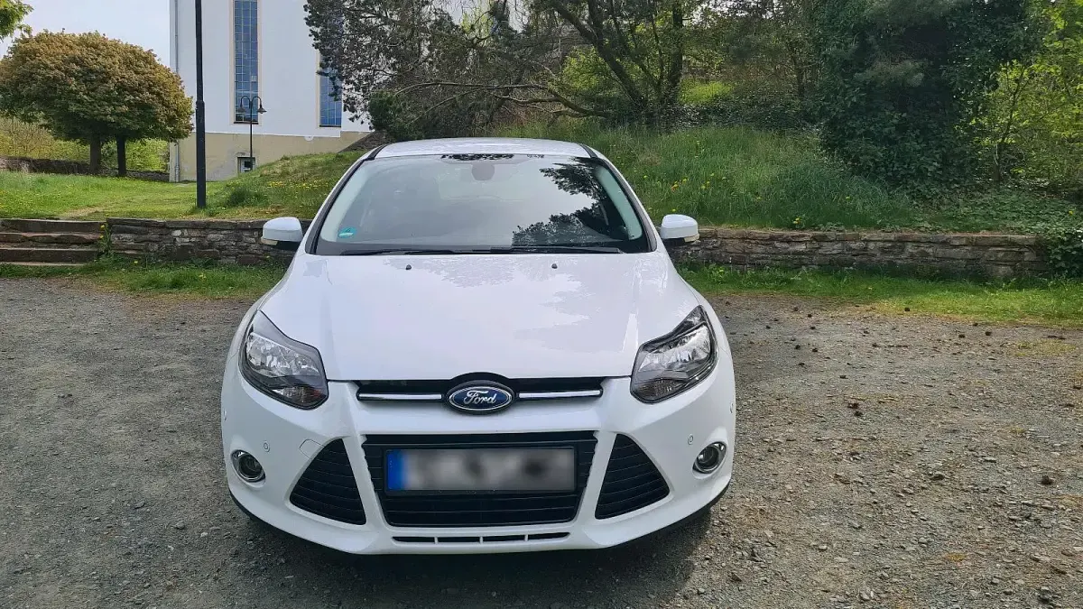 Gebraucht Ford Focus 150 PS (110 kW) 2011 Weiß Kombi