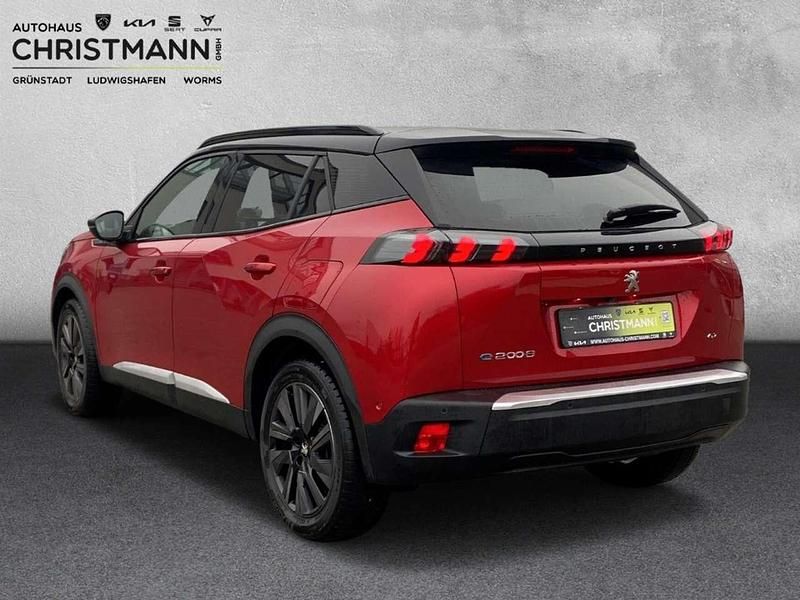 Gebraucht Peugeot e-2008 Allure 100 kW (136 PS) 2021 Rouge elixir SUV