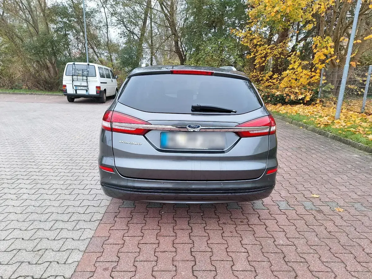 Gebraucht Ford Mondeo Titanium 165 PS (121 kW) 2019 Grau Kombi