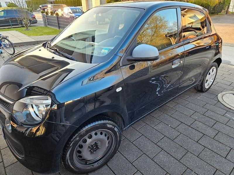 Gebraucht Renault Twingo Life 69 PS (50 kW) 2017 Schwarz Kleinwagen