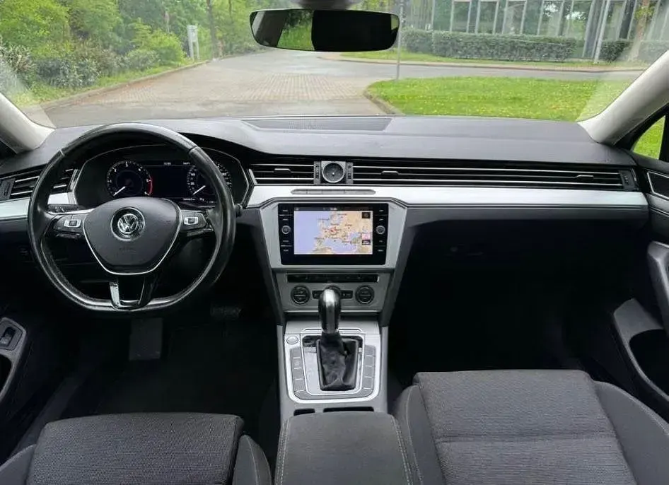 Gebraucht VW Passat Highline 190 PS (139 kW) 2018 Silber Kombi