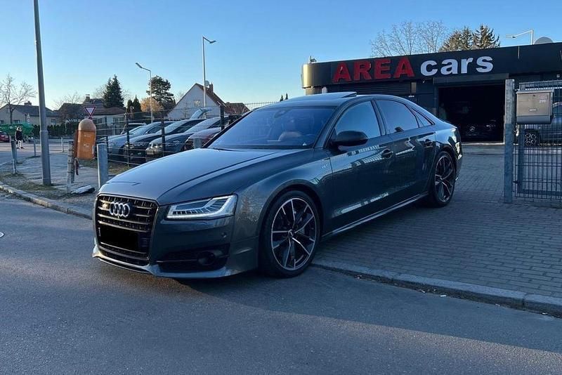 Daytonagrau perleffekt Gebraucht 2017 Audi S8 plus Sport Limousine | 45.690 € (Fairer Preis) - Bild 1/4