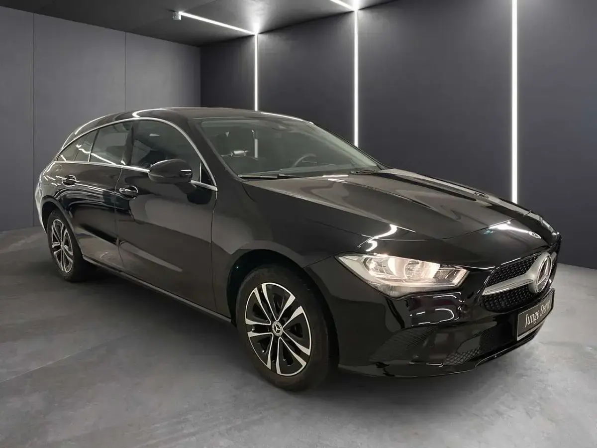 Gebraucht Mercedes CLA250e 160 PS (117 kW) 2023 Schwarz Coupé