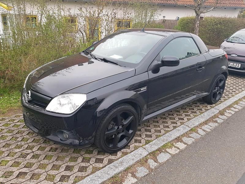 Schwarz Gebraucht 2005 Opel Tigra Cabrio | 1.200 € (Guter Preis) - Bild 1/4