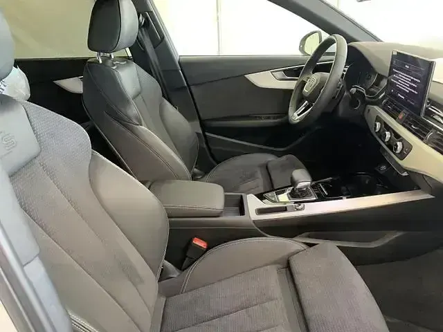 Gebraucht Audi A4 Sport 163 PS (119 kW) 2023 Ibisweiß Kombi